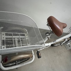 ホワイトナチュラルカラー大人用三輪車の画像