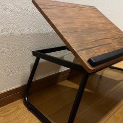 折りたたみ式パソコン用テーブルの画像