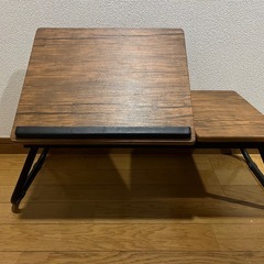折りたたみ式パソコン用テーブルの画像
