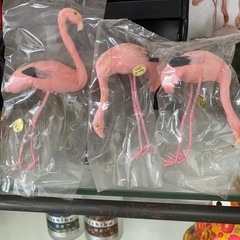 フラミンゴの置物の画像