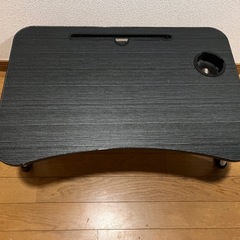 折りたたみテーブルの画像