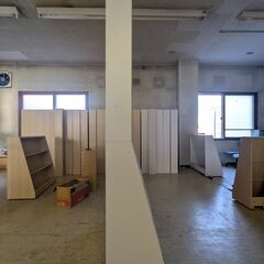 木製本棚の画像