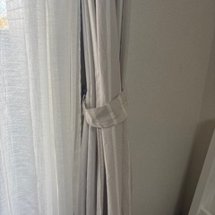 カーテンの画像
