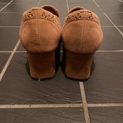 axes パンプスの画像