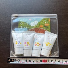 新品未使用　カレンデュラハンドクリーム　15グラム4本セットの画像