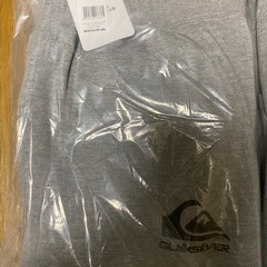 新品未開封　QUIKSILVER クイックシルバー　グレー　上下セット①の画像