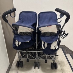 双子用ベビーカー付属品込みの画像