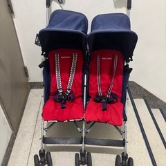 双子用ベビーカー付属品込みの画像