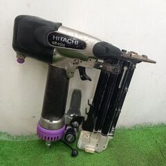 日立 NP45M 45mmピン釘打機【野田愛宕店】【店頭取引限定】【中古】管理番号：ITBWF920G9S0の画像