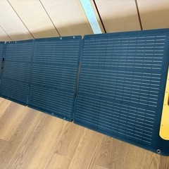 220Wソーラーパネルの画像