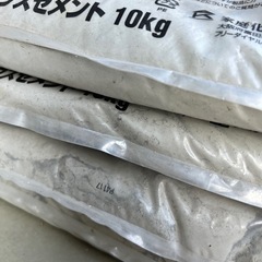 プレミックスセメント10kg×４
の画像
