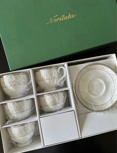 新品未使用　ノリタケ　　satin lace ティーカップ&ソーサー