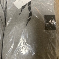 　新品未開封　QUIKSILVER クイックシルバー　上下セット　グレー　②の画像