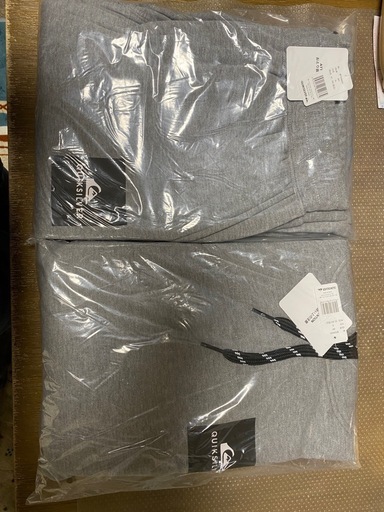 新品未開封　QUIKSILVER クイックシルバー　上下セット　グレー　②