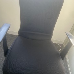 ゲーミングチェア 黒の画像