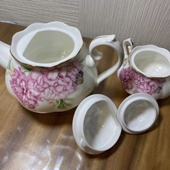 ロイヤルアルバート  ティーポットの画像