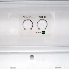 【 美品　3ヵ月保証 】高年式　2023年製　アクア　3ドア　冷蔵庫　AQR-27N　動作良好　272L　真ん中野菜室　グリップハンドル　AQUA　566ZSの画像