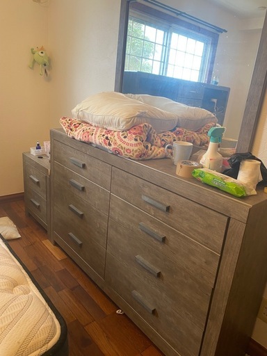 タンスとミラー