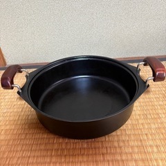 ガラス蓋付き鉄鍋の画像