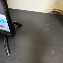 黒いテレビ台の画像