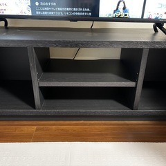 黒いテレビ台の画像
