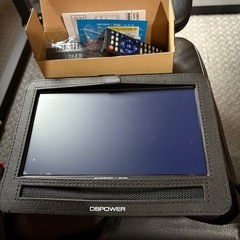DBPOWER ポータブルDVDプレーヤー 12.5型 車載用ホルダー付き 10.5インチ液晶画面 高耐久性 大容量充電式バッテリー 軽量 リージョンフリーの画像