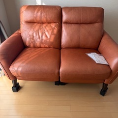 ニトリ電動リクライニングソファブラウン (アネーロ セミアニリン革タイプ SK)　ニトリ 2人用 両電動 【皮に痛み無し極美品‼️】の画像