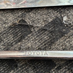 トヨタナンバーフレーム２枚 シルバーの画像