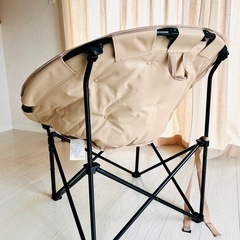 アウトドアも室内も、オシャレで快適！ムーンチェアの画像