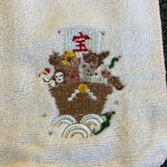 M2511-441　ハンドタオル 和柄 薄ピンク ハンカチ 未使用品 保管汚れ有りの画像