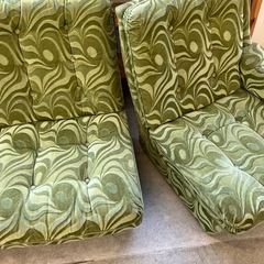 サ2511-431 ミッドセンチュリー アンティーク風 3人掛けソファ セパレート可 グリーン 総柄 キズ汚れ有りの画像