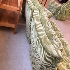 サ2511-431 ミッドセンチュリー アンティーク風 3人掛けソファ セパレート可 グリーン 総柄 キズ汚れ有りの画像