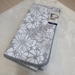 新品　センターラグ　2畳用の画像