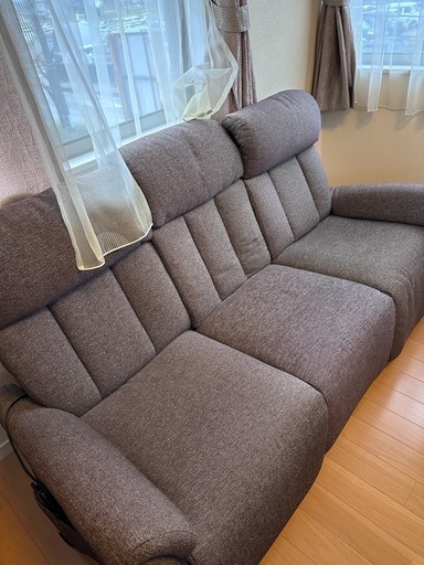 電動リクライニング付き3人掛けソファー売ります。。