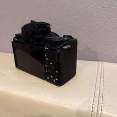 【良品/少し傷あり】ZV-E10M2 ダブルズームセット（バッテリー・未使用ストラップ付）の画像