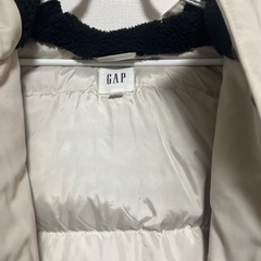【GAP】フード付き ボンバージャケット クリームカラー GAPロゴ
の画像