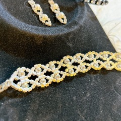 ストーン カチューシャ ネックレス　ピアスセットの画像