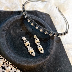 ストーン カチューシャ ネックレス　ピアスセットの画像