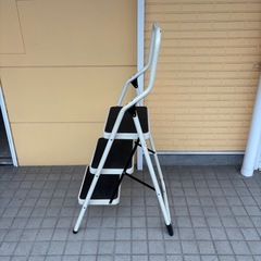 折りたたみ脚立　３段　踏み台　の画像