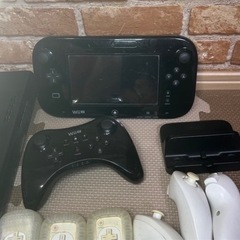 Wii ゲームセット　ブラック　ジャンク品　本体、コントローラー、周辺機器、 の画像