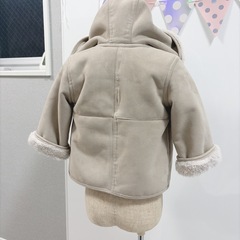 ZARA キッズ　モコモココート
の画像