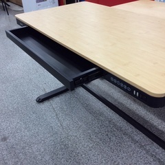 ＊＊＊商談中＊＊＊【高さ調整自由で使いやすい】デスク 電動デスク　昇降デスク　スタンディングデスク 机 パソコンデスク ワークデスク　引き出し付き　竹柄の画像