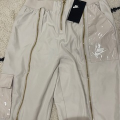 新品NIKEレディースパンツの画像