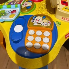 フィッシャープライス わんわんのおしゃべりバイリンガルテーブルの画像