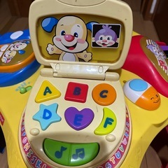 フィッシャープライス わんわんのおしゃべりバイリンガルテーブルの画像