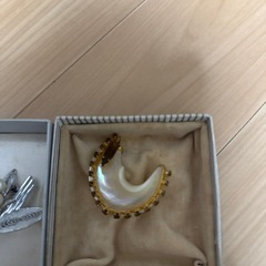 ブローチ2個の画像