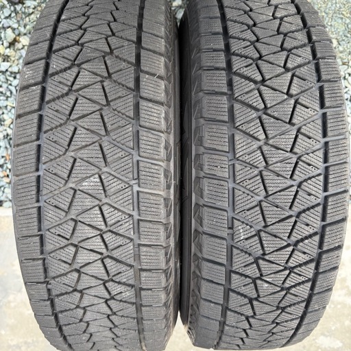 215/70R16ブリヂストンBLIZZAK DM-V2スタッドレスタイヤホイールセット RAV4 アウトランダー エクリプスクロス　デリカD5 ハリアー他美品