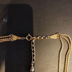 ゴールド　3連　ネックレスの画像