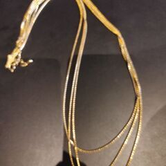 ゴールド　3連　ネックレスの画像