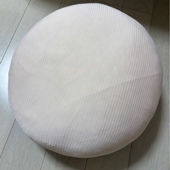 授乳クッションと丸クッション２点セット の画像
